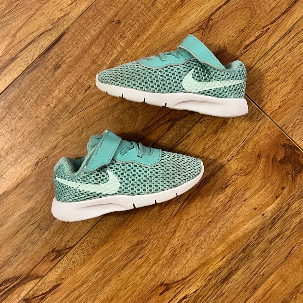 Toddler Nike sneakers